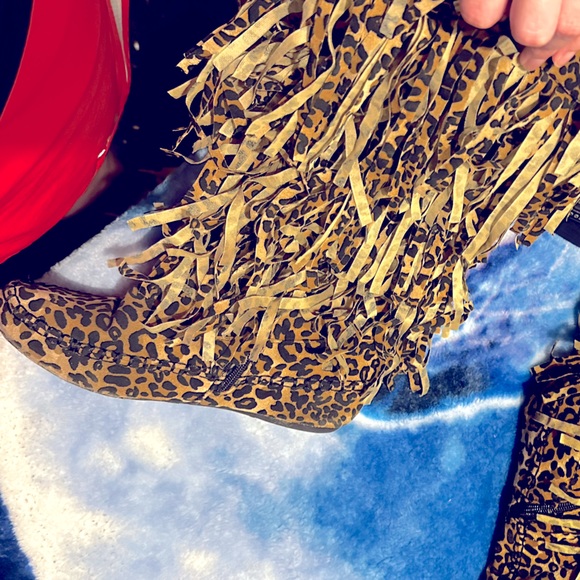 Women’s fringe boots, size 10. - Picture 2 of 6